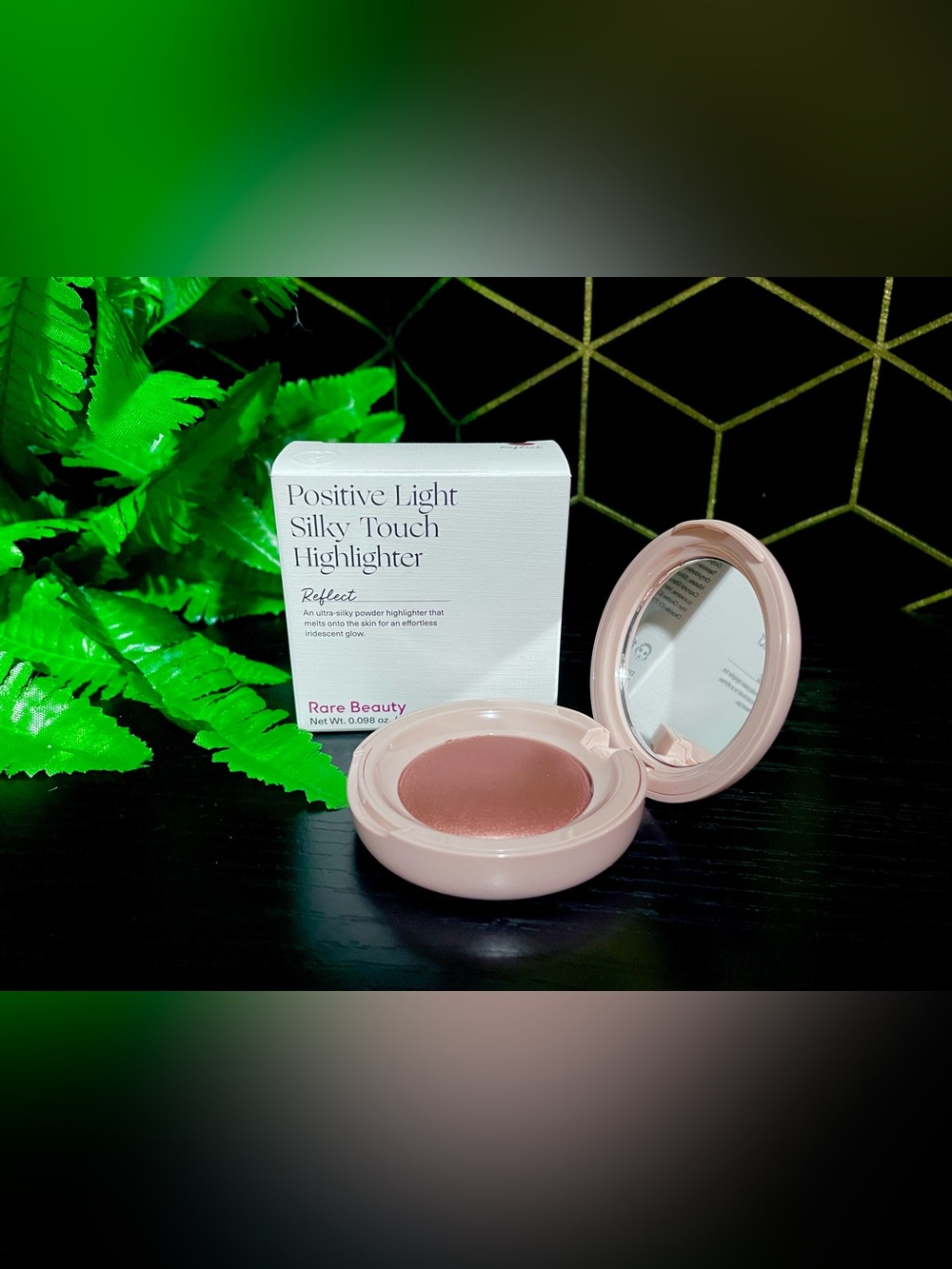 Rare Beauty Positive Light Silky Touch Highlighter – Shade: Reflect